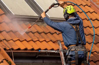Démoussage et hydrofuge de toiture à Calès